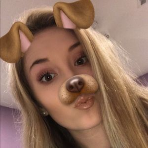 Meet your Posher, Adrianna